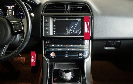 Jaguar XE I рестайлинг, 2015 год, 1 549 000 рублей, 15 фотография