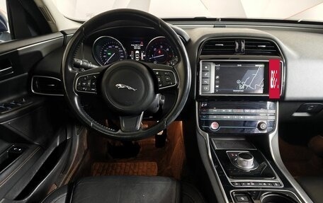 Jaguar XE I рестайлинг, 2015 год, 1 549 000 рублей, 20 фотография