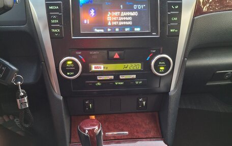 Toyota Camry, 2014 год, 1 800 000 рублей, 15 фотография