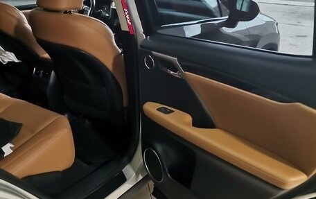 Lexus RX IV рестайлинг, 2021 год, 4 150 000 рублей, 6 фотография