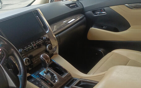 Toyota Alphard III, 2021 год, 4 000 000 рублей, 3 фотография