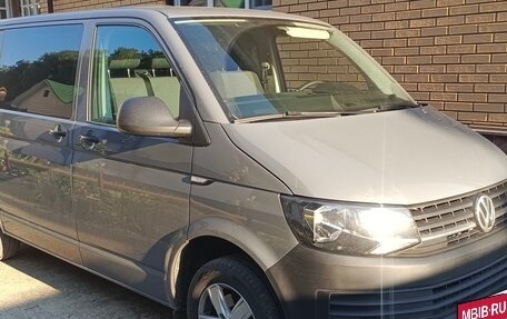 Volkswagen Transporter T6 рестайлинг, 2017 год, 2 650 000 рублей, 2 фотография