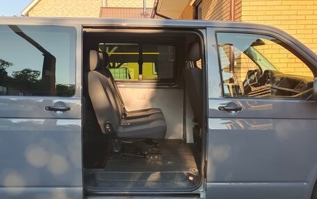 Volkswagen Transporter T6 рестайлинг, 2017 год, 2 650 000 рублей, 11 фотография