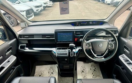 Honda Stepwgn IV, 2017 год, 1 849 000 рублей, 12 фотография