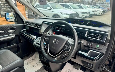 Honda Stepwgn IV, 2017 год, 1 849 000 рублей, 13 фотография