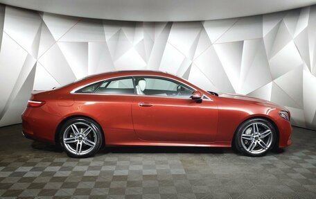 Mercedes-Benz E-Класс, 2019 год, 4 085 000 рублей, 6 фотография
