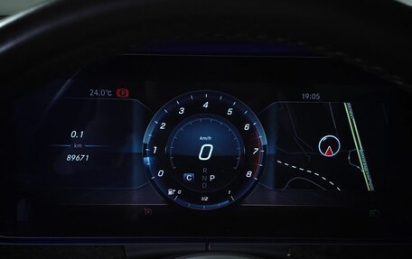 Mercedes-Benz E-Класс, 2019 год, 4 085 000 рублей, 17 фотография