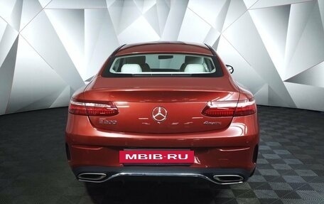 Mercedes-Benz E-Класс, 2019 год, 4 085 000 рублей, 8 фотография