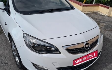 Opel Astra J, 2012 год, 700 000 рублей, 3 фотография