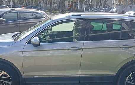 Volkswagen Tiguan II, 2018 год, 2 750 000 рублей, 1 фотография
