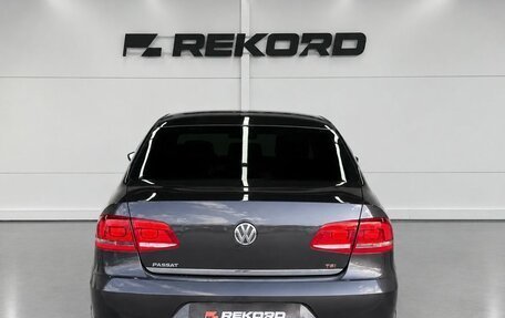 Volkswagen Passat B7, 2011 год, 1 299 000 рублей, 6 фотография