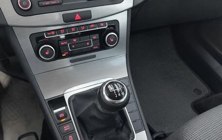 Volkswagen Passat B7, 2011 год, 1 299 000 рублей, 13 фотография