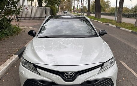 Toyota Camry, 2019 год, 2 750 000 рублей, 1 фотография