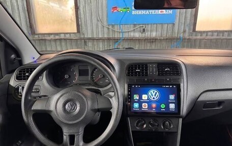 Volkswagen Polo VI (EU Market), 2012 год, 600 000 рублей, 10 фотография