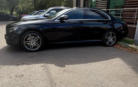 Mercedes-Benz E-Класс, 2018 год, 3 000 000 рублей, 2 фотография