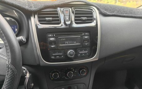 Renault Logan II, 2016 год, 650 000 рублей, 11 фотография