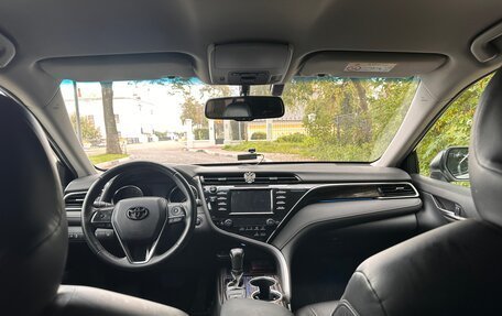 Toyota Camry, 2019 год, 2 750 000 рублей, 8 фотография