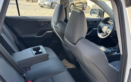 Toyota RAV4, 2026 год, 4 090 000 рублей, 38 фотография
