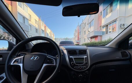 Hyundai Solaris II рестайлинг, 2013 год, 618 000 рублей, 3 фотография