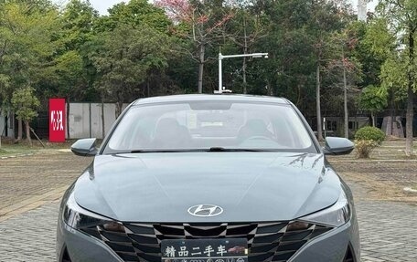 Hyundai Elantra, 2022 год, 1 590 000 рублей, 2 фотография