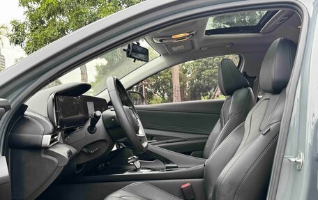 Hyundai Elantra, 2022 год, 1 590 000 рублей, 13 фотография
