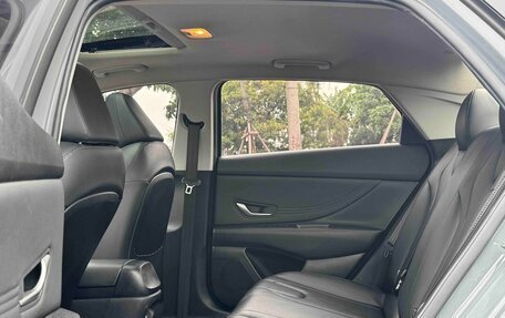 Hyundai Elantra, 2022 год, 1 590 000 рублей, 16 фотография