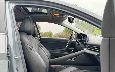 Hyundai Elantra, 2022 год, 1 590 000 рублей, 14 фотография