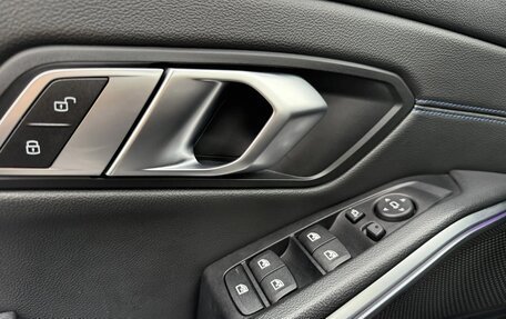 BMW 3 серия, 2019 год, 4 600 000 рублей, 13 фотография