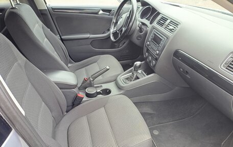Volkswagen Jetta VI, 2016 год, 1 000 000 рублей, 8 фотография