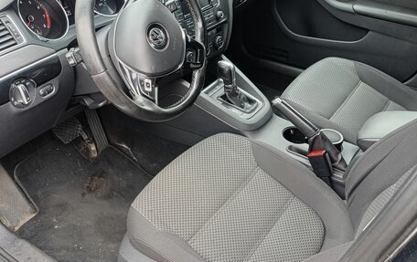 Volkswagen Jetta VI, 2016 год, 1 000 000 рублей, 5 фотография