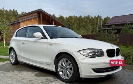 BMW 1 серия, 2011 год, 970 000 рублей, 2 фотография
