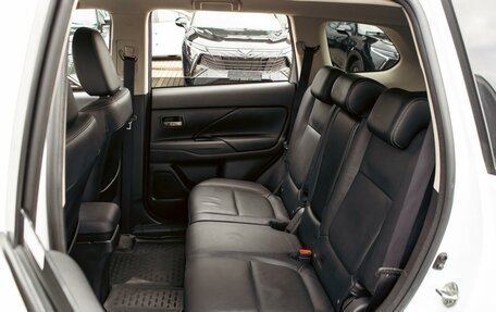 Mitsubishi Outlander III рестайлинг 3, 2018 год, 1 495 000 рублей, 16 фотография