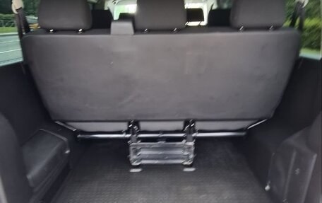 Volkswagen Caravelle T6 рестайлинг, 2016 год, 2 500 000 рублей, 11 фотография
