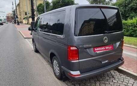 Volkswagen Caravelle T6 рестайлинг, 2016 год, 2 500 000 рублей, 3 фотография