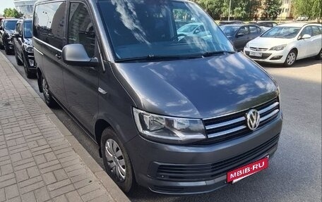 Volkswagen Caravelle T6 рестайлинг, 2016 год, 2 500 000 рублей, 8 фотография