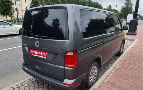 Volkswagen Caravelle T6 рестайлинг, 2016 год, 2 500 000 рублей, 6 фотография