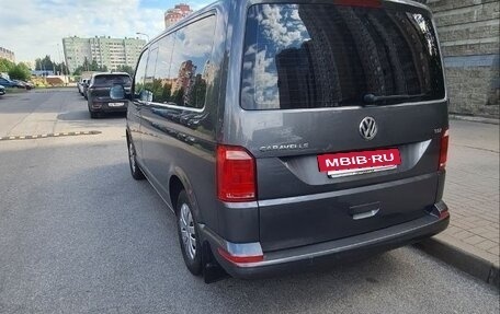 Volkswagen Caravelle T6 рестайлинг, 2016 год, 2 500 000 рублей, 4 фотография