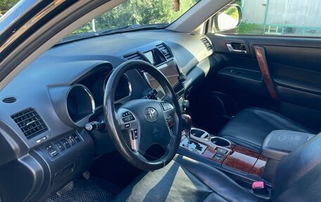 Toyota Highlander III, 2012 год, 2 410 000 рублей, 5 фотография