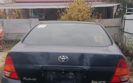 Toyota Prius IV XW50, 1998 год, 120 000 рублей, 3 фотография