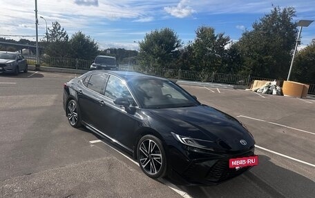 Toyota Camry, 2024 год, 3 550 000 рублей, 2 фотография