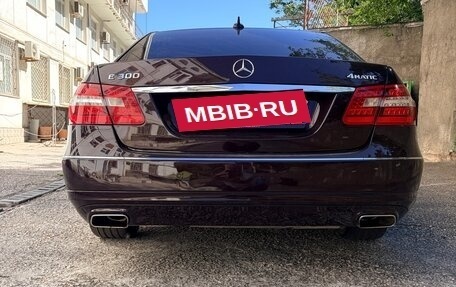 Mercedes-Benz E-Класс, 2012 год, 1 860 000 рублей, 4 фотография