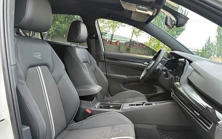 Volkswagen Golf VIII, 2023 год, 2 250 000 рублей, 10 фотография
