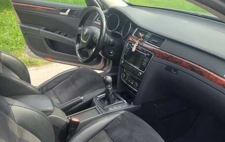 Skoda Superb III рестайлинг, 2012 год, 1 200 000 рублей, 5 фотография