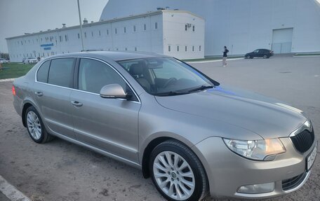 Skoda Superb III рестайлинг, 2012 год, 1 200 000 рублей, 2 фотография