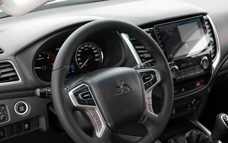 Mitsubishi Pajero Sport III рестайлинг, 2019 год, 2 799 000 рублей, 11 фотография