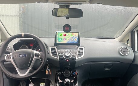 Ford Fiesta, 2011 год, 700 000 рублей, 10 фотография