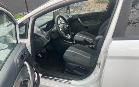 Ford Fiesta, 2011 год, 700 000 рублей, 19 фотография