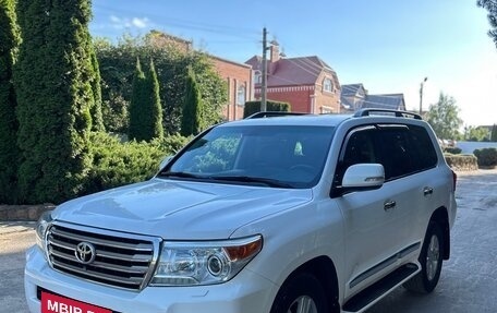 Toyota Land Cruiser 200, 2013 год, 4 000 000 рублей, 2 фотография