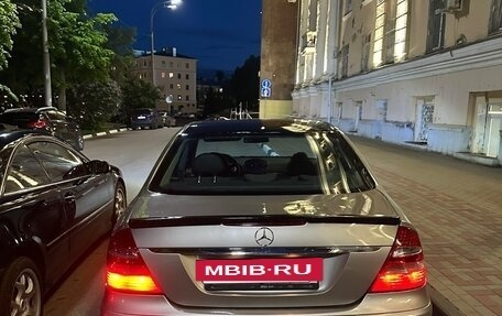 Mercedes-Benz E-Класс, 2004 год, 680 000 рублей, 4 фотография