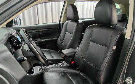 Mitsubishi Outlander III рестайлинг 3, 2015 год, 1 525 000 рублей, 6 фотография